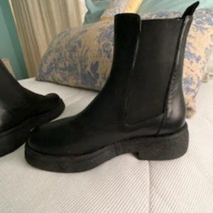 Stele Vitello Nero Chelsea Ankle Boots